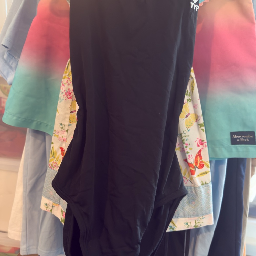 TYR Black practice suit size 30